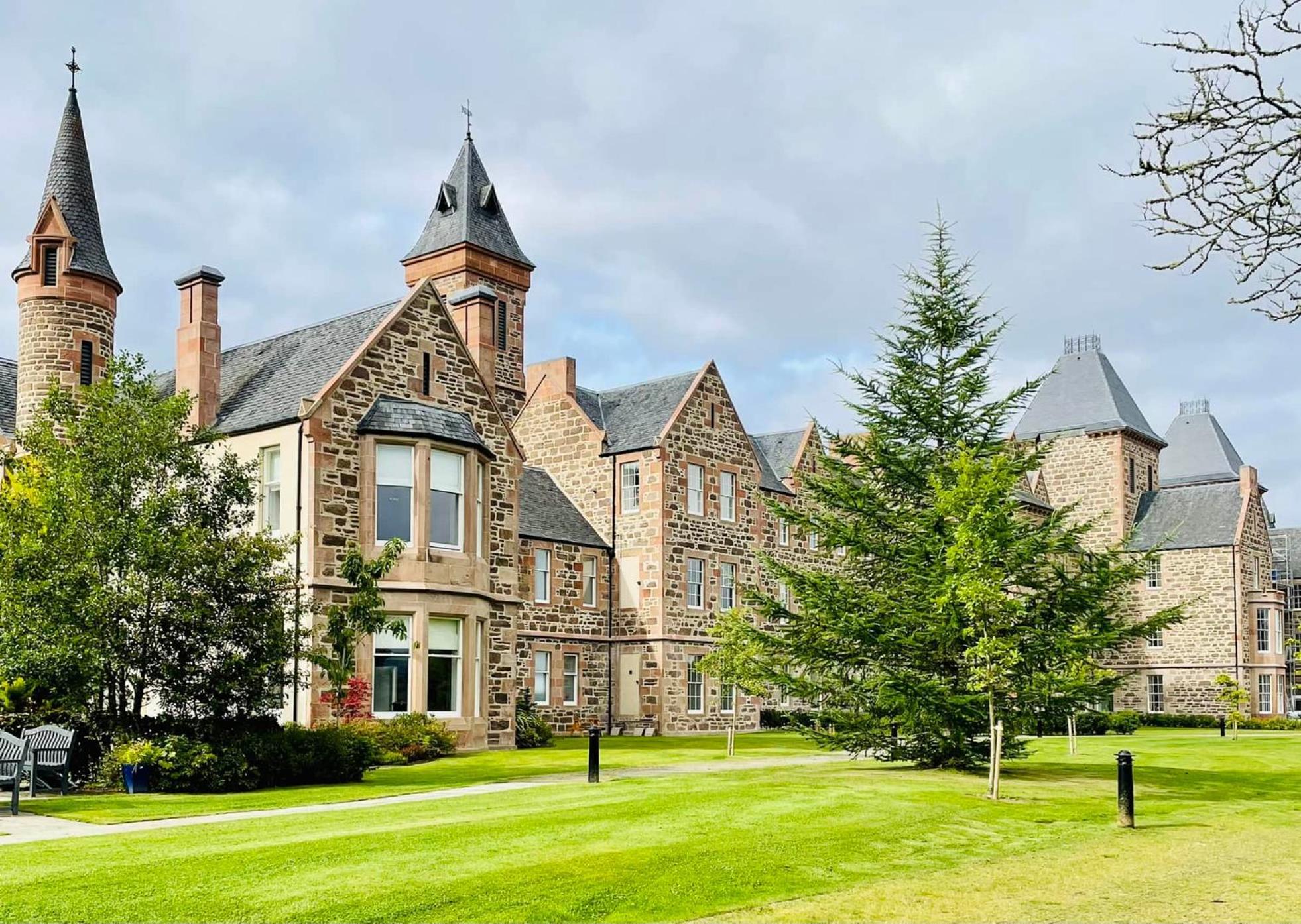 Great Glen Townhouse Инвернесс Экстерьер фото